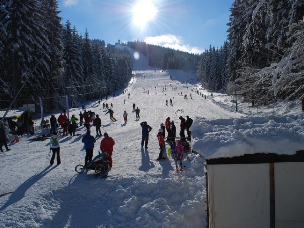 Skiareál Tanvaldský Špičák prošel letos velkou rekonstrukcí, takže nabízí lyžařům dobré zázemí