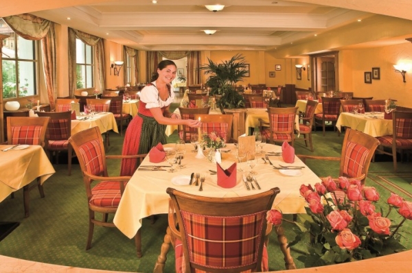 Pochutnejte si na místních specialitách v restauraci hotelu Gotthard