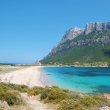 Sardinie vás uchvátí svými bílými plážemi s křišťálovou vodou, které tak trochu připomínají Karibik