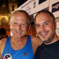 Generální ředitel KMV, Alessandro Pasquale,  se sám postavil na start závodu, kde se s velkou radostí setkal právě s Janem Pirkem