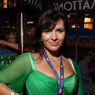 Andrea Kalivodová zářila v zelené róbě na sportovní akci
