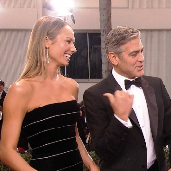 george-clooney-s-pritelkyni-stacy-keibler-a-reporter-e!-mensi 10125