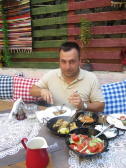 V restauraci Bachces si pochutnáte na řeckých specialitách za velmi přijatelné ceny