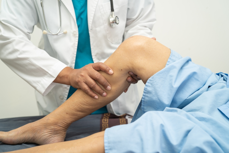 knee-2150547403 26821 knee-2150547403 26821